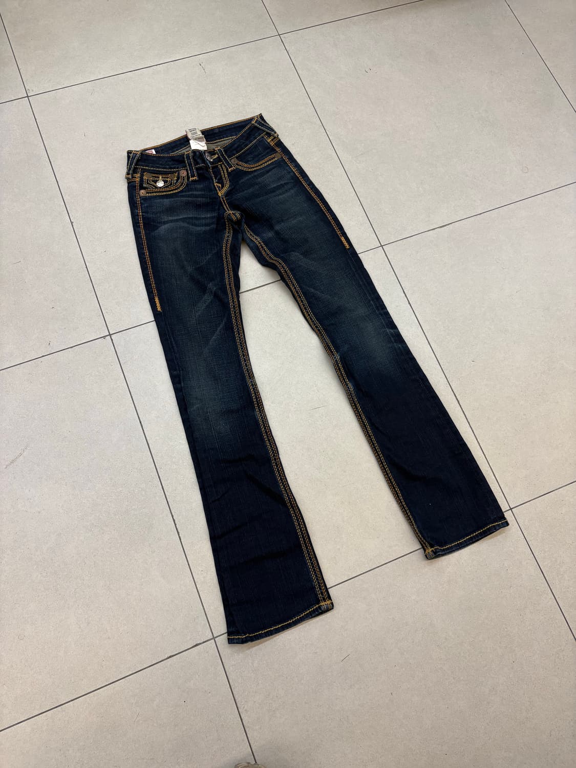 [ 23 ] 트루릴리전 BECKY QT 부츠컷 데님 상품이미지2