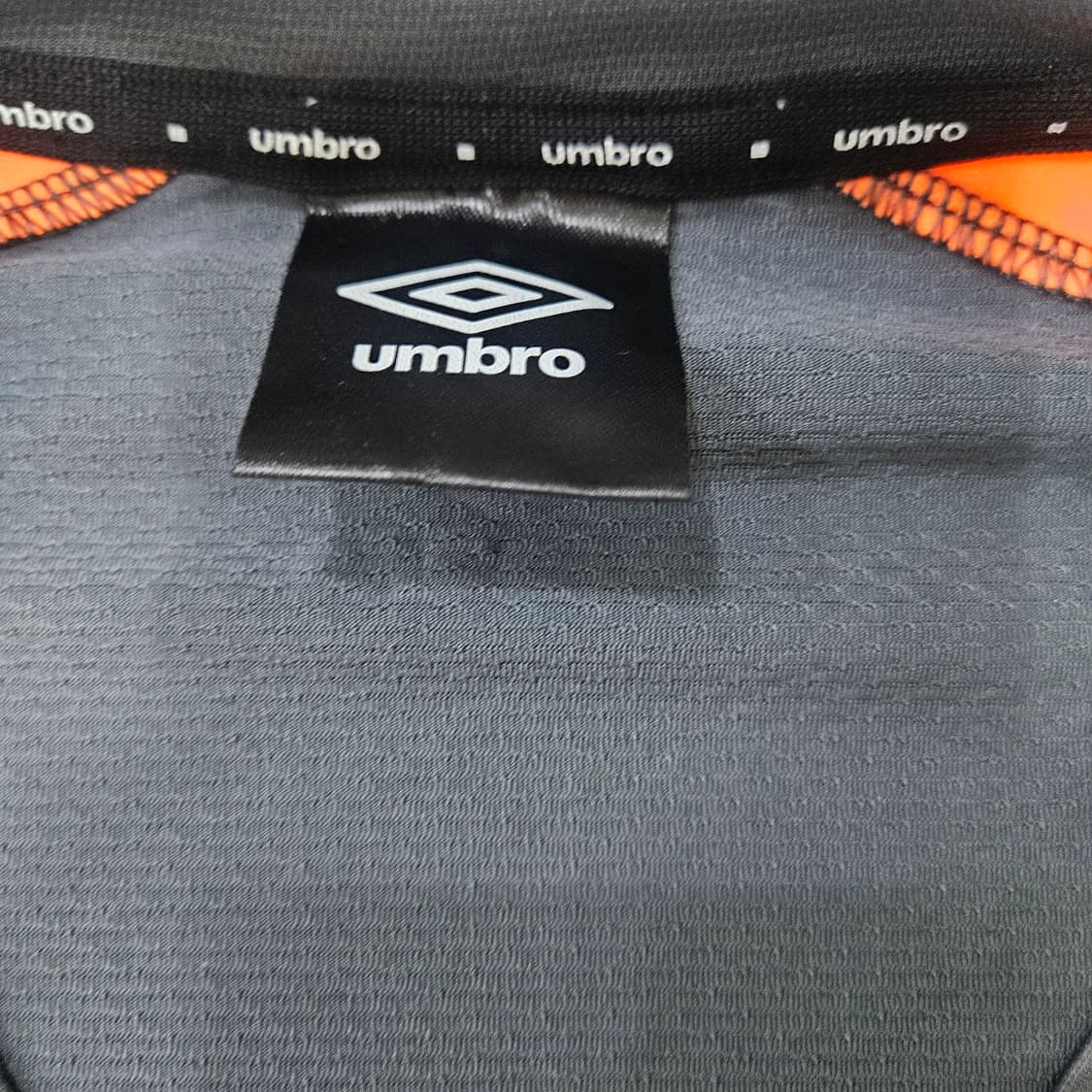 100 엄브로 스포츠 기능성 반팔티 0325Y 상품이미지3