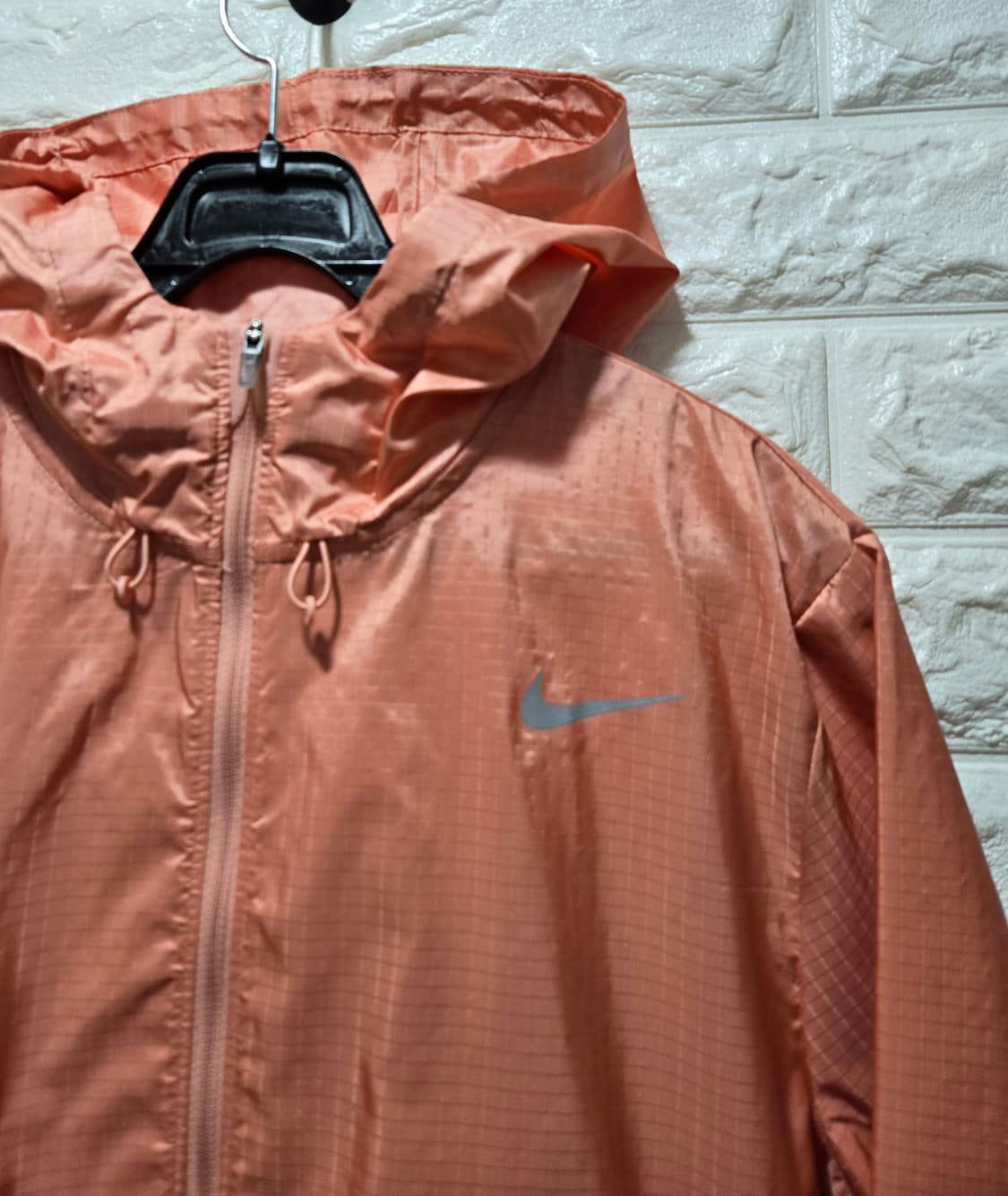 거의새것/ 나이키 우먼스 에센셜 후디 바람막이 자켓 85~90 상품이미지7