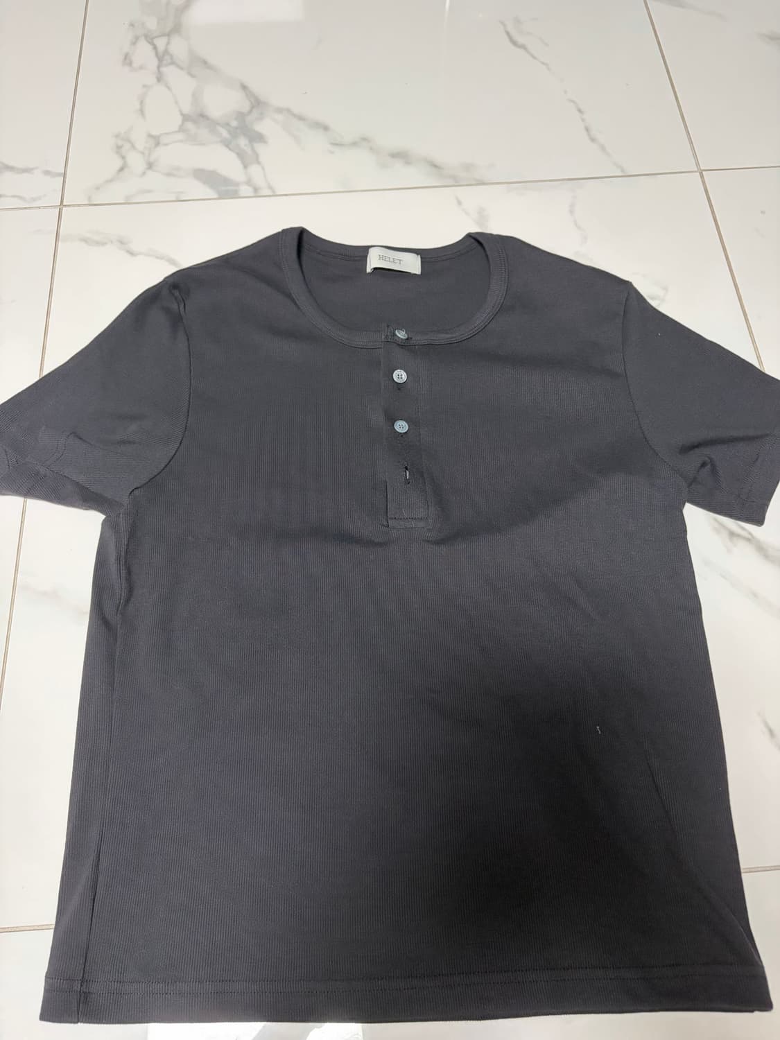 헬렛 slim cropped henley neck 상품이미지3