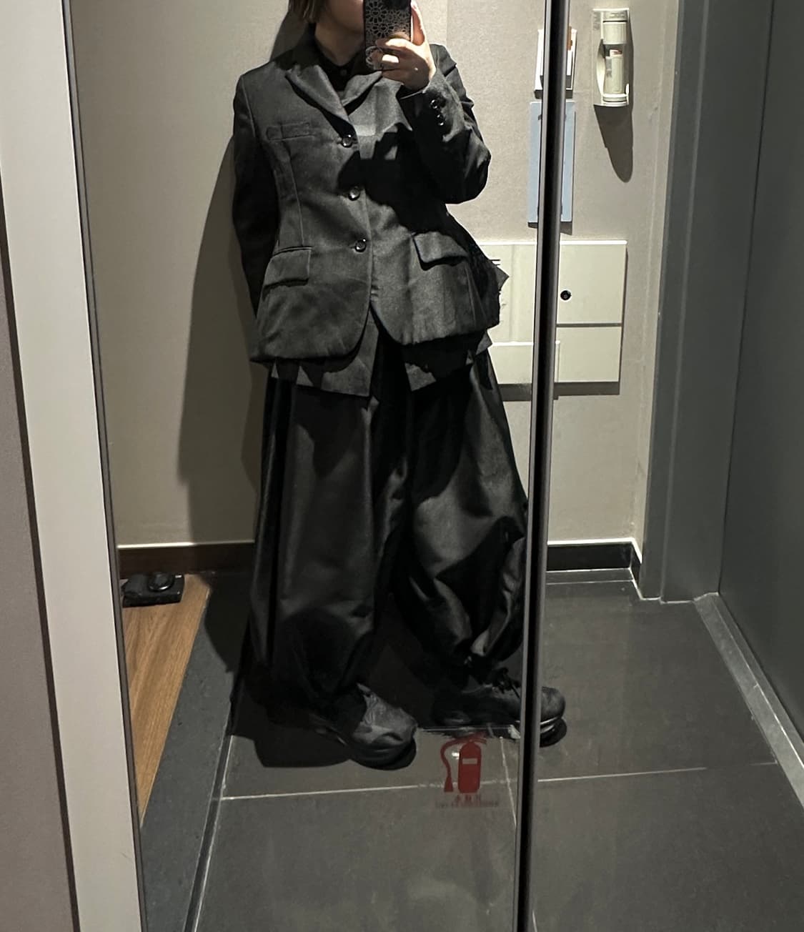 (할인 ~ 3.24)꼼데가르송 밴딩 디테일 폴리 팬츠 25ss 상품이미지2