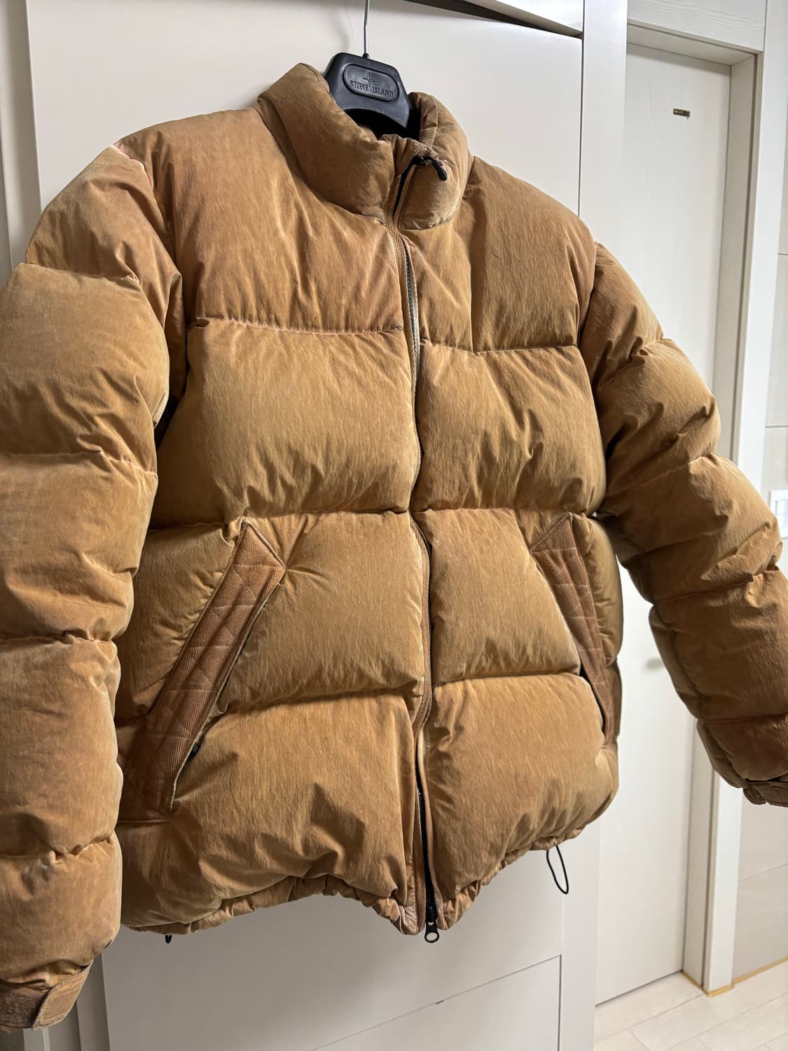 [L] 블랙아웃 오버타이 구스다운 패딩 상품이미지1