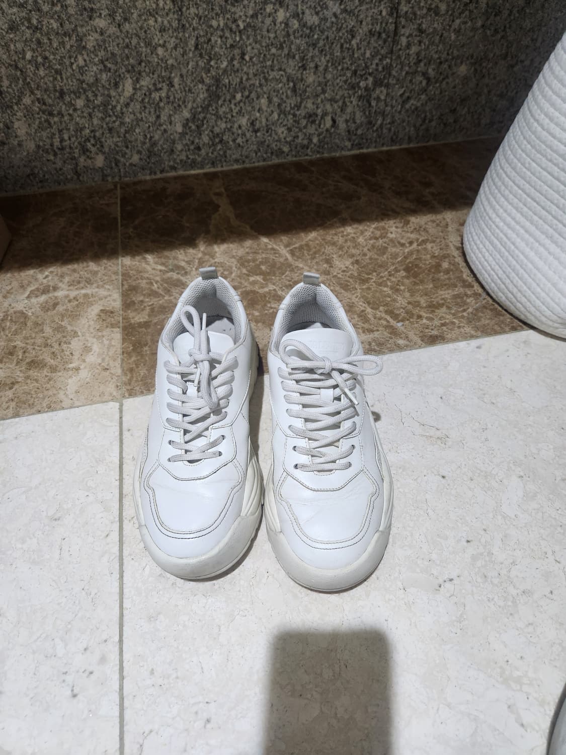 발렌티노 스니커즈  상품이미지1