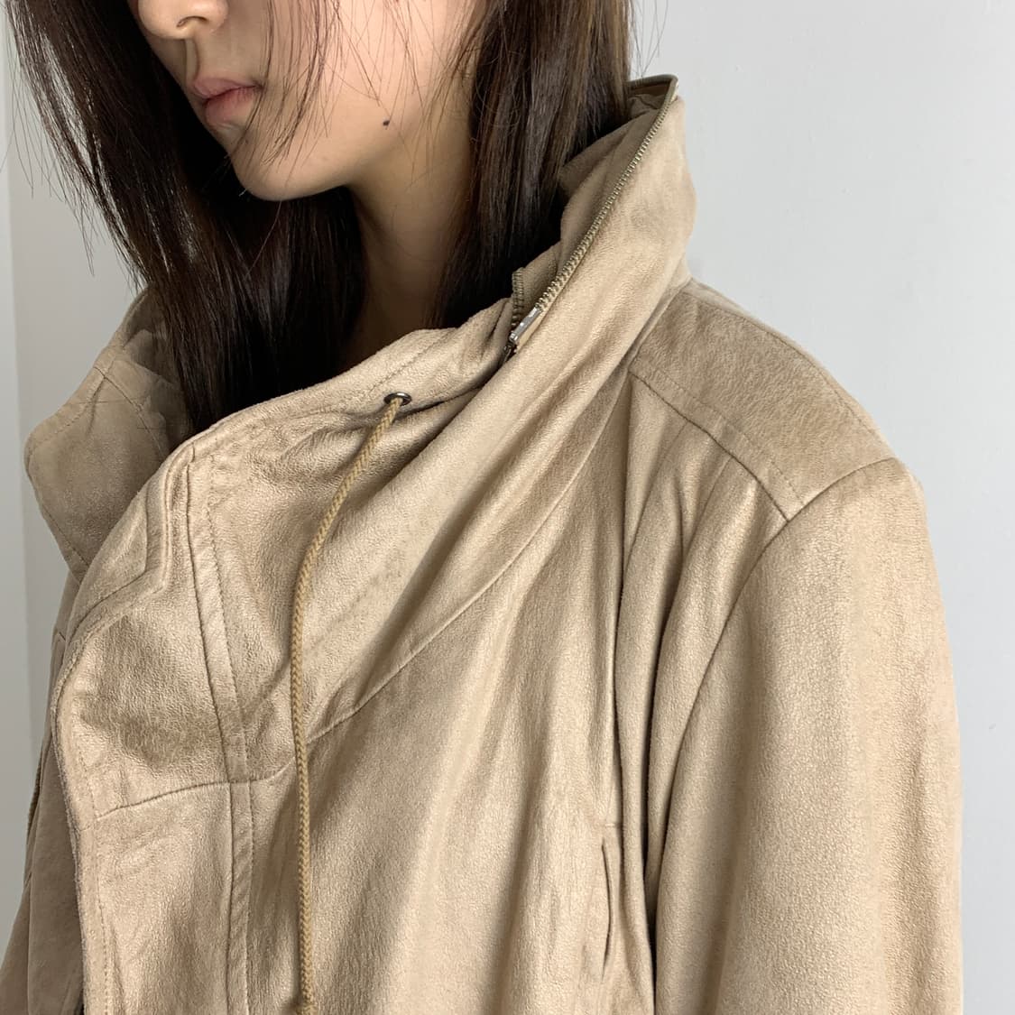 토네이도 마트 비대칭 하이넥 후드 자켓 상품이미지3