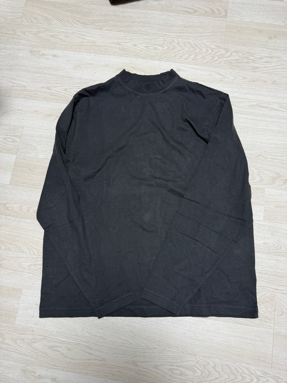 yeezy gap 이지갭 롱슬리브 블랙 m 팝니다 상품이미지1