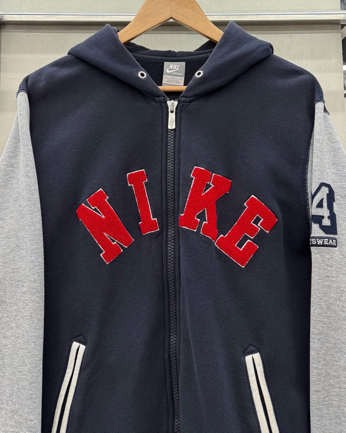 나이키 00s 아플리케 스펠 로고 스웻 집업 후디 상품이미지3