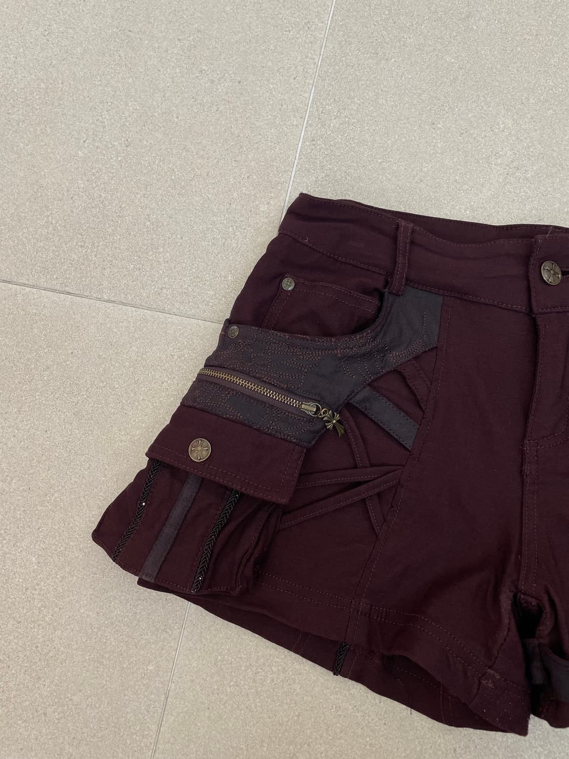 오즈온 버건디 고딕 숏팬츠 상품이미지2