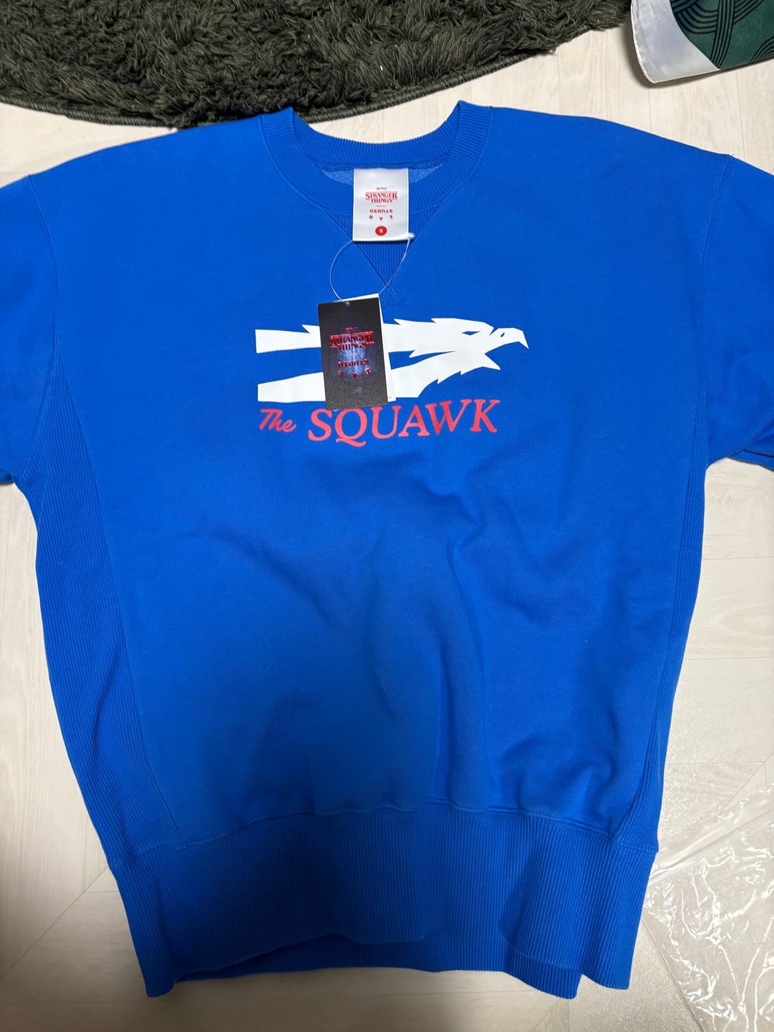 아이앱 X 기묘한이야기 크루넥 상품이미지2