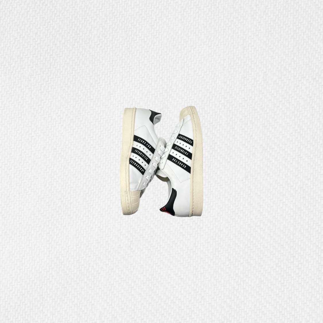 255 아디다스 x 휴먼 메이드 슈퍼스타 화이트 블랙 상품이미지3