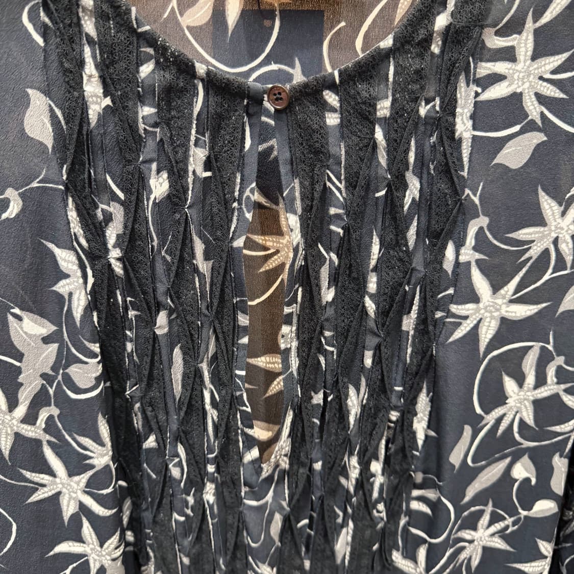 쟈딕 앤 볼테르 실크 미디 원피스 플로럴 프린팅 레이스 플리츠 장식 블랙 상품이미지6