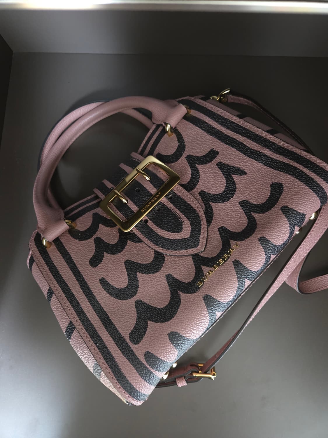 버버리 토트겸 크로스백  상품이미지7