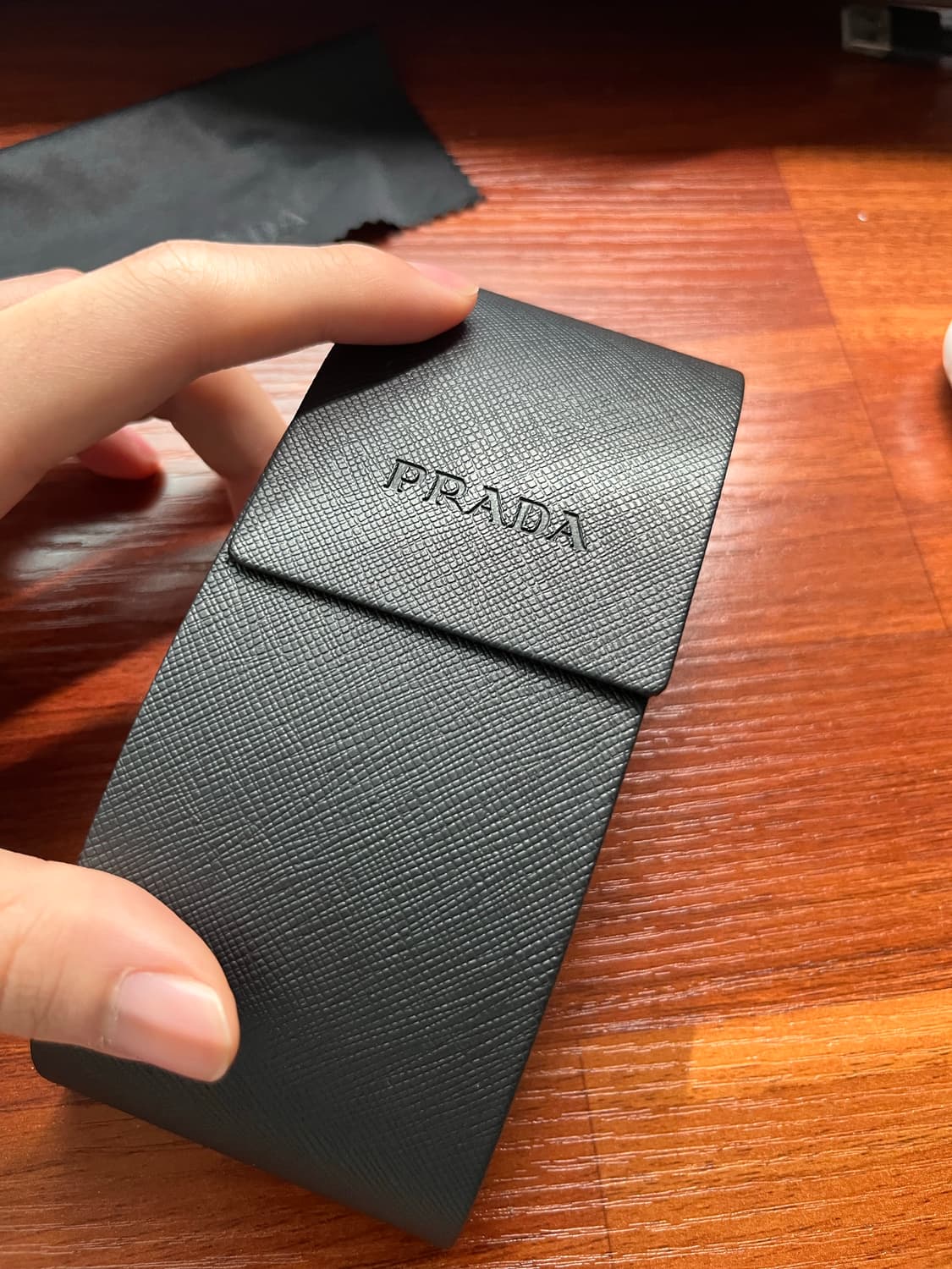 칸예 착 프라다 심볼 선글라스 상품이미지3