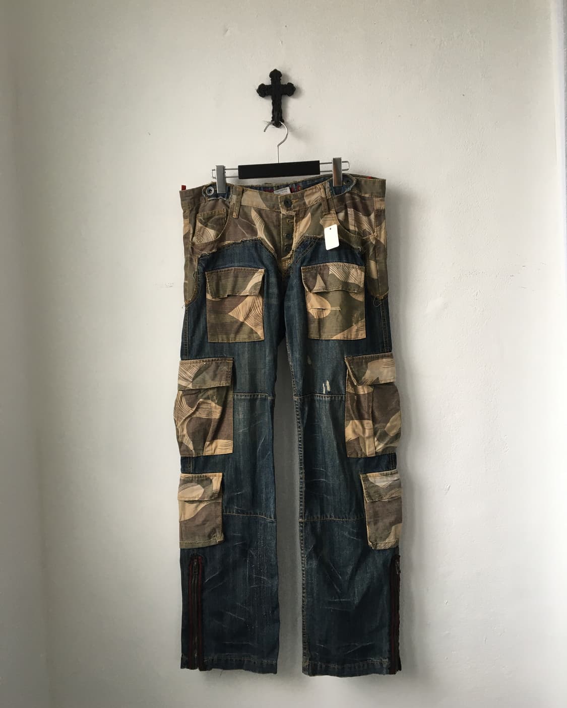 Camo pattern patch point denim pants 상품이미지1