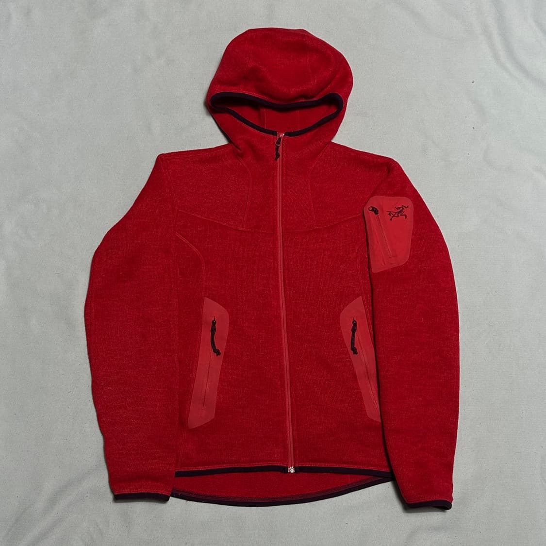 M 아크테릭스 우먼즈 레드 후드 플리스 상품이미지2