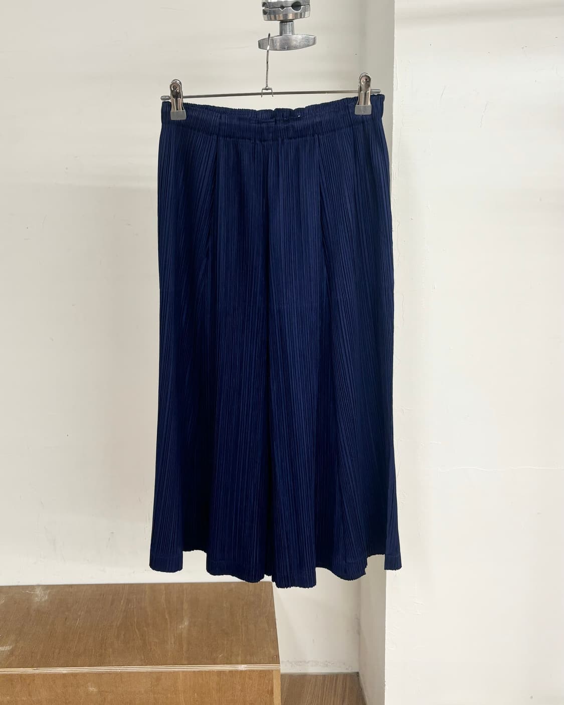플리츠 플리즈 네이비 블루 플리츠 밴딩 팬츠 상품이미지1