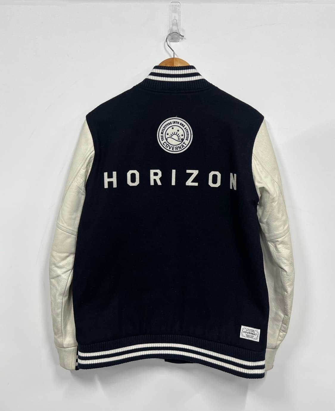 커버낫 신슐레이트 레터링 로고 소가죽 바시티 자켓 상품이미지8