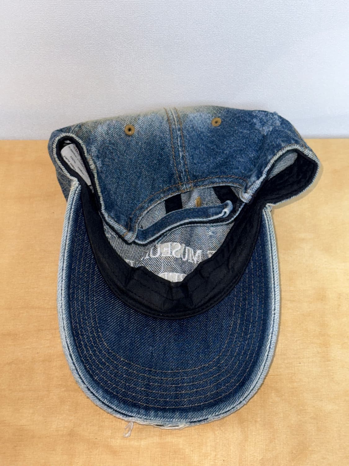 더뮤지엄비지터 워싱 데님 볼캡 (WHITE BLUE) 상품이미지3