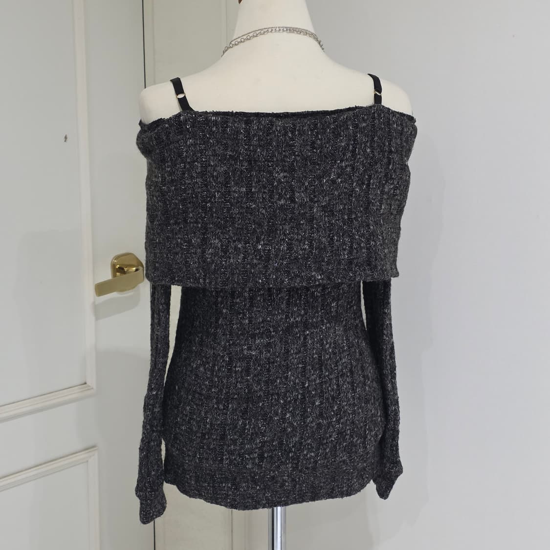 세실맥비)일본빈티지 고딕 오네갸루st 오프숄더 대대장 글리터 트위드니트 상품이미지3