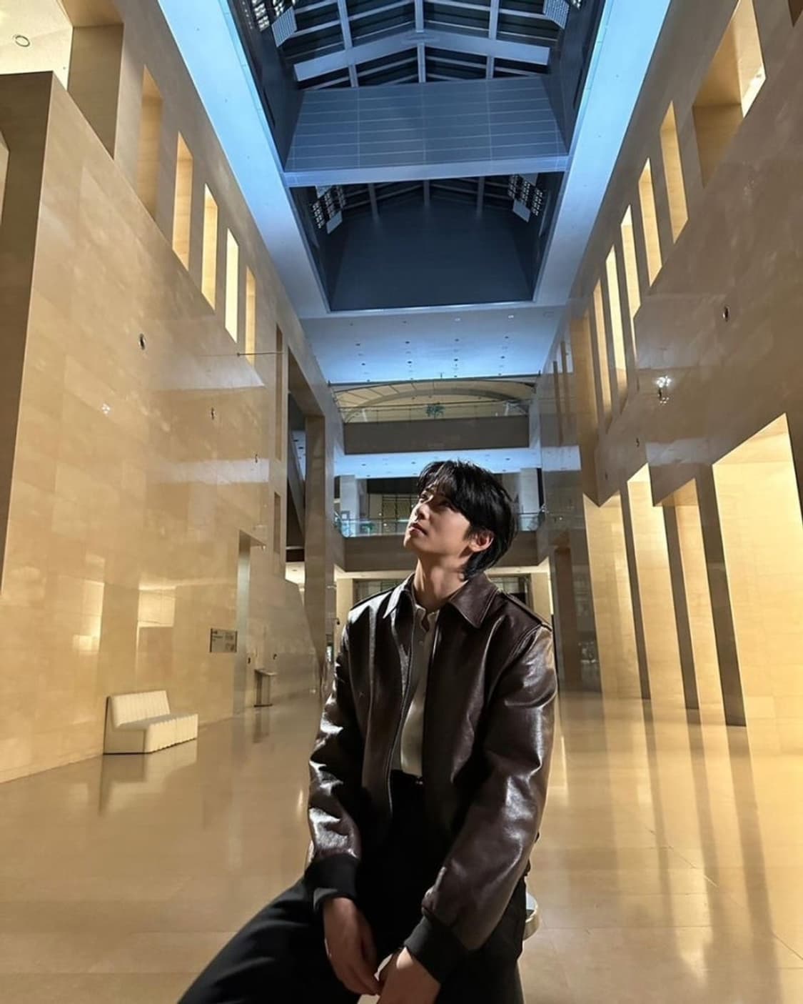 [새상품] 23FW 렉토 에폴렛 램스 레더 차은우 자켓 점퍼 다크 브라운 상품이미지3