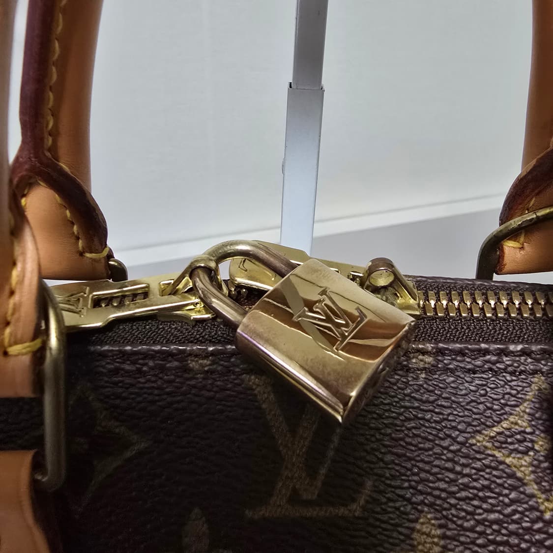 루이비통 알마 PM 상품이미지4