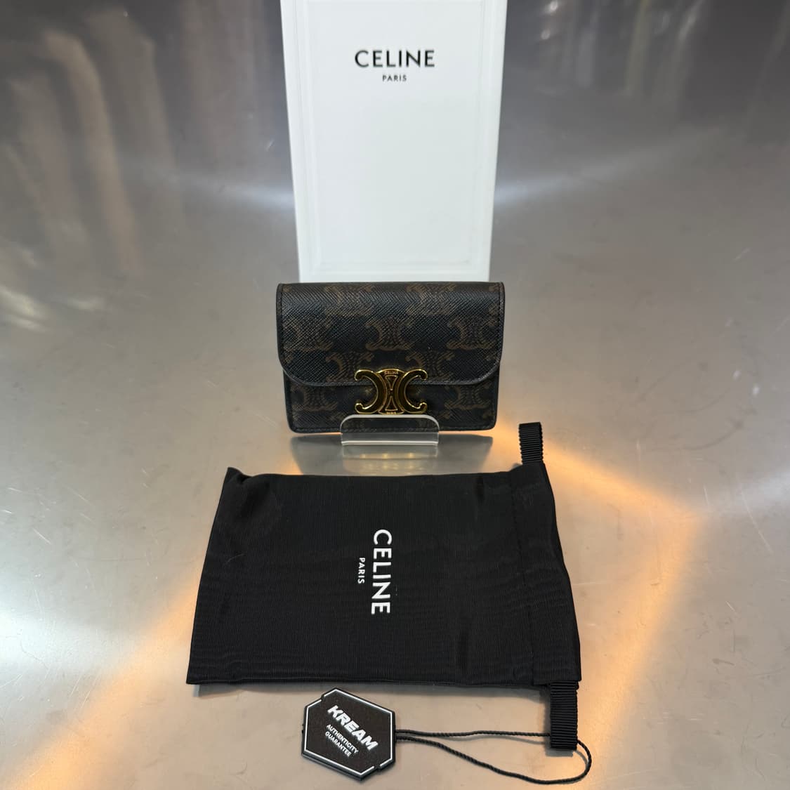 [리오브] 셀린느 트리오페 캔버스 플랩 카드지갑 상품이미지1