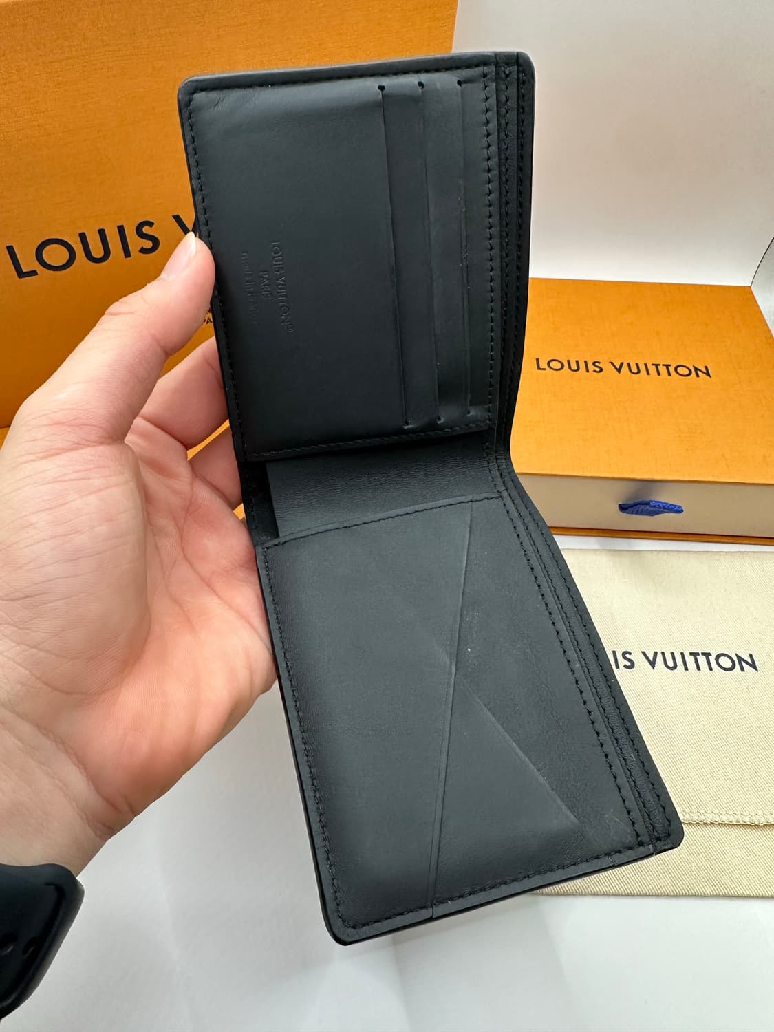 루이비통 쉐도우 반지갑 상품이미지2