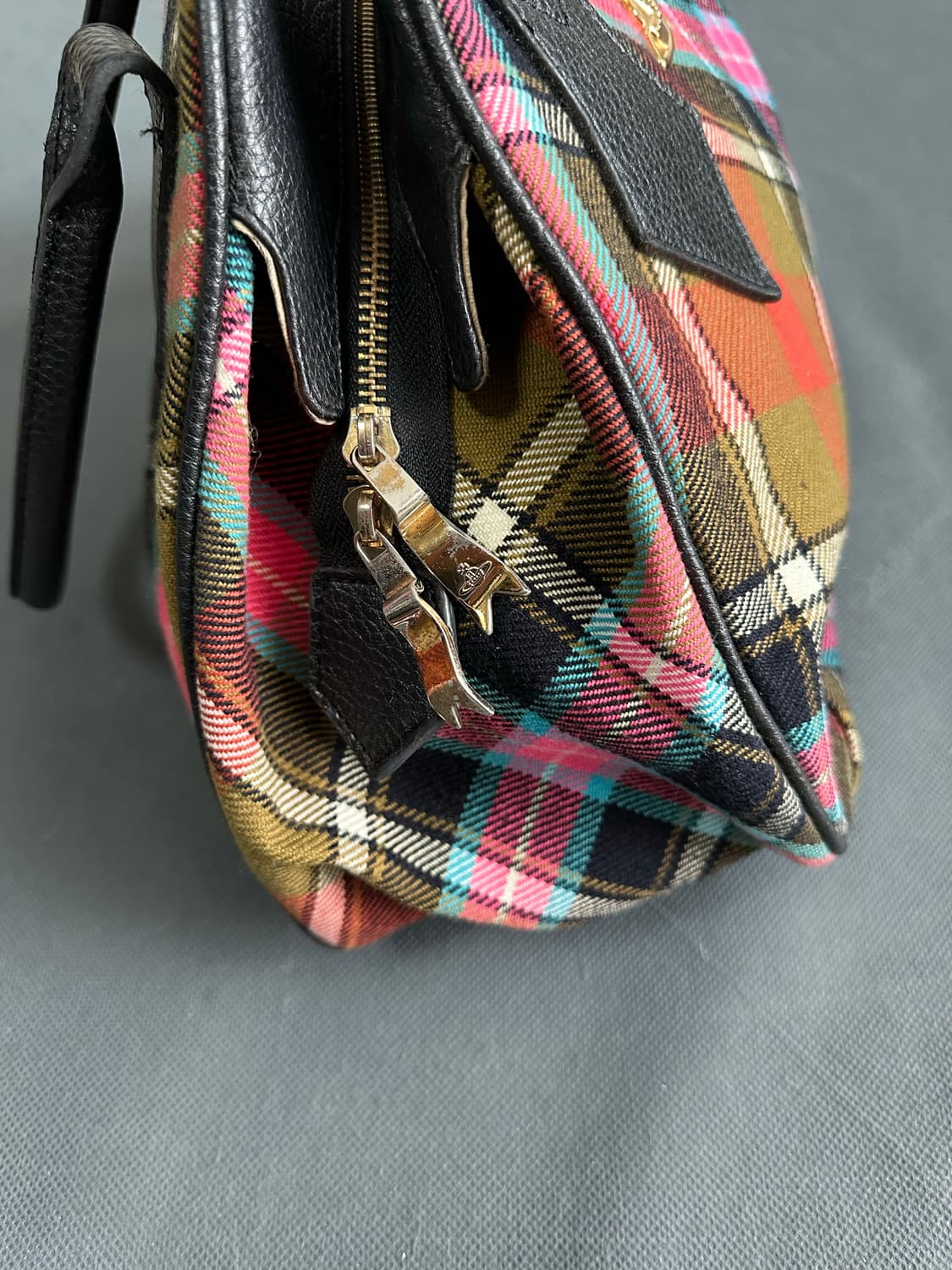 비비안웨스트우드 체크 토트백 핸드백 상품이미지3