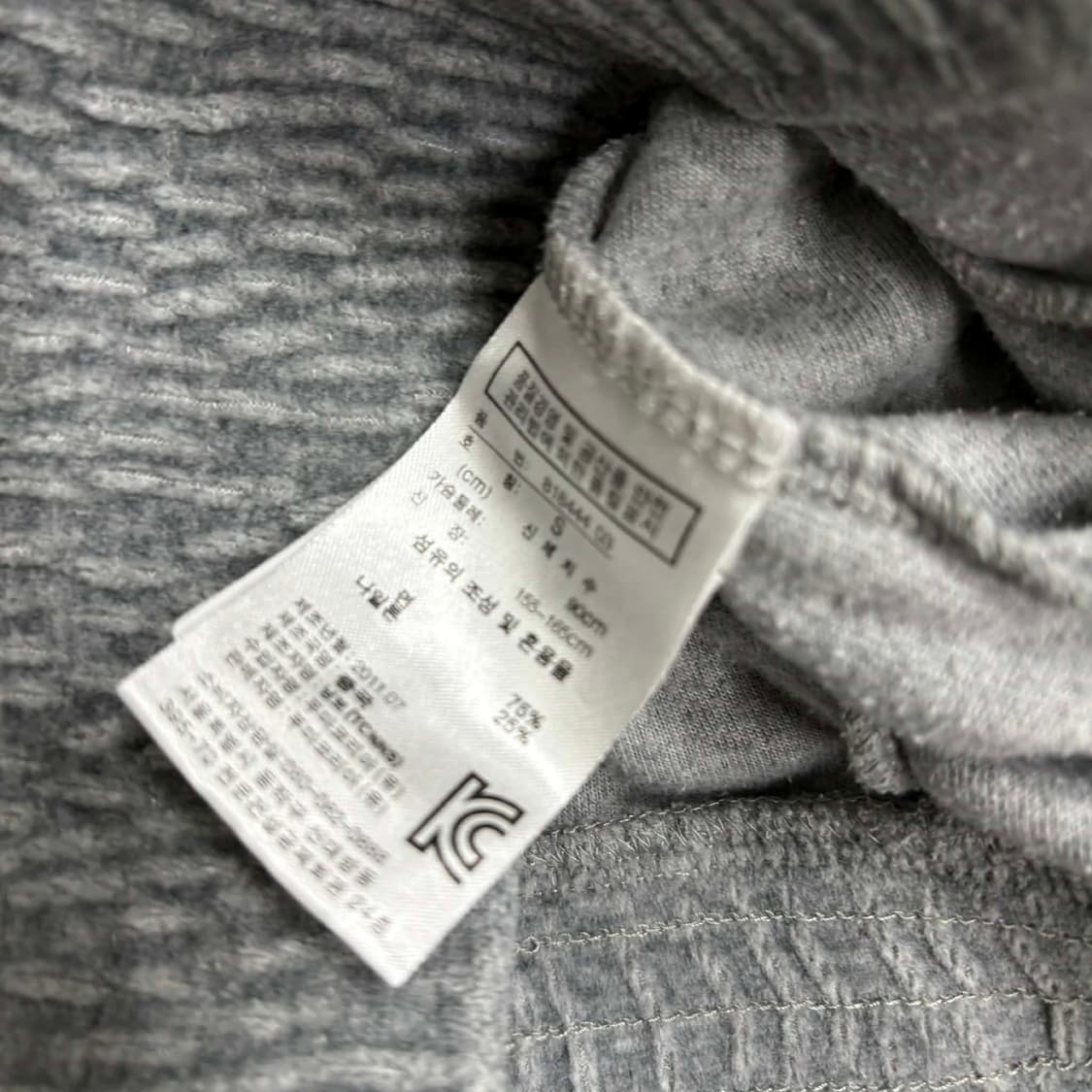 푸마 y2k 여리핏 벨루어 벨벳 걸즈 후드집업 희귀져지(S) 상품이미지5