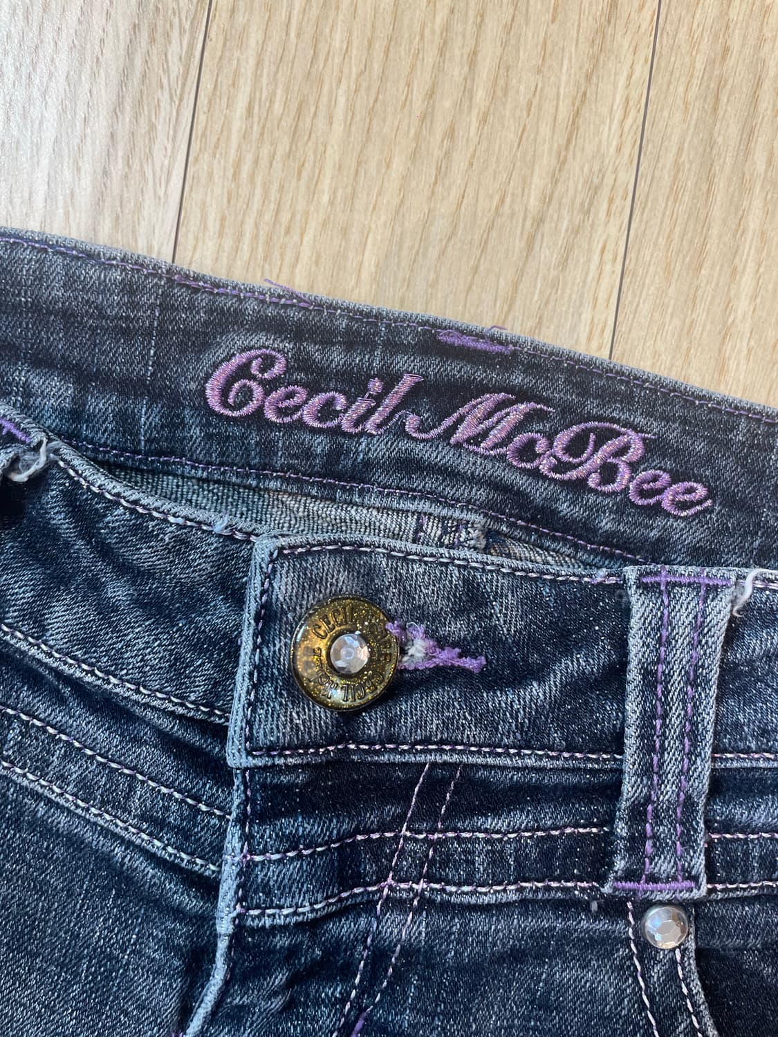 Cecil McBee 세실맥비 퍼플&실버 데님 핫팬츠 상품이미지4