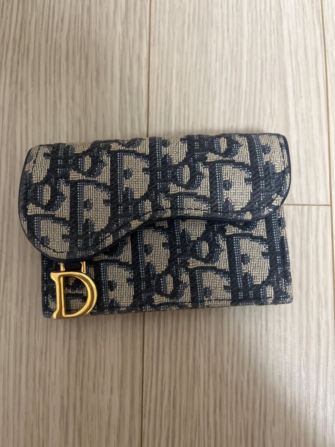 디올 지갑 상품이미지1