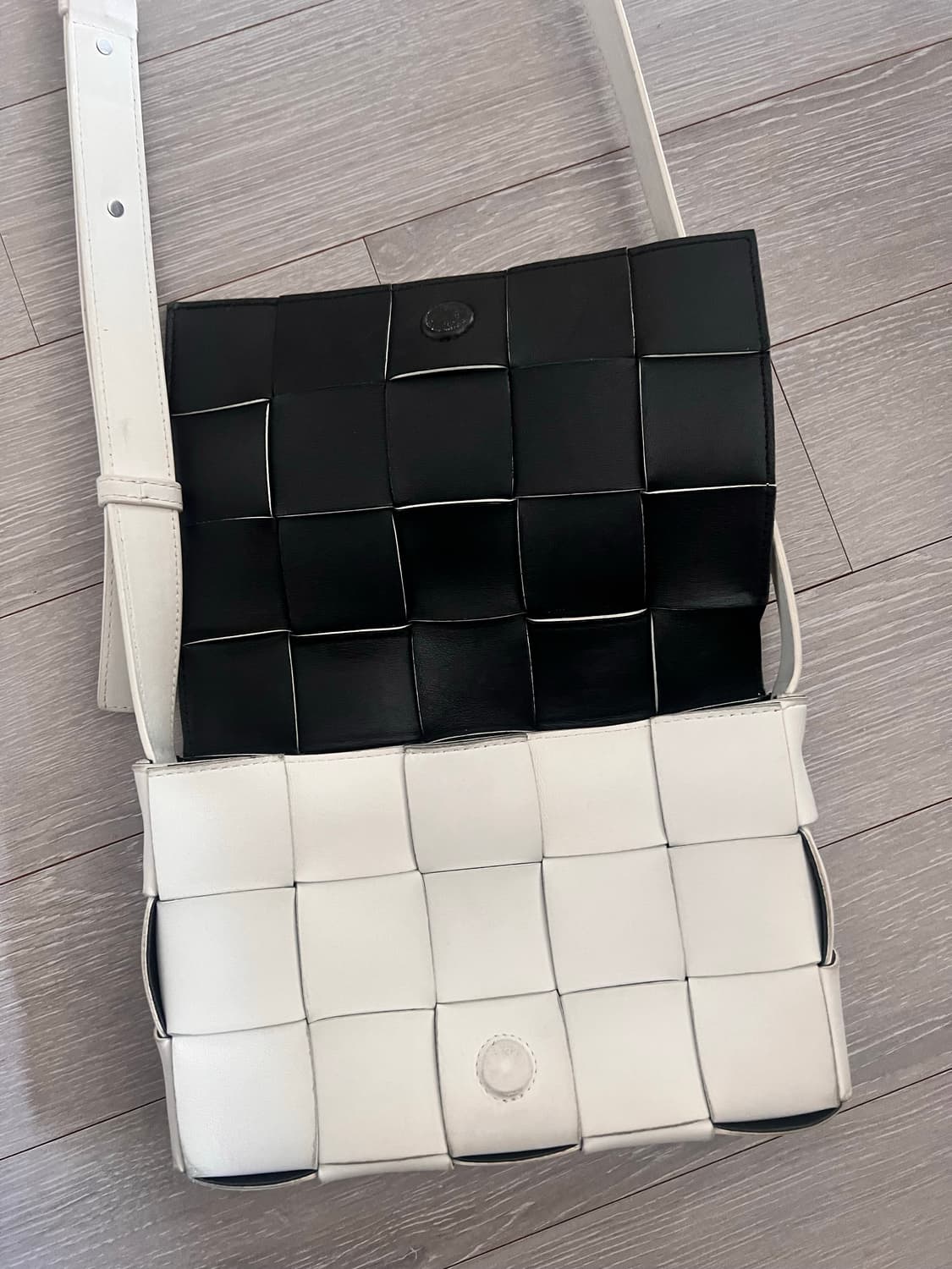 보테가베네타 카세트백 상품이미지2