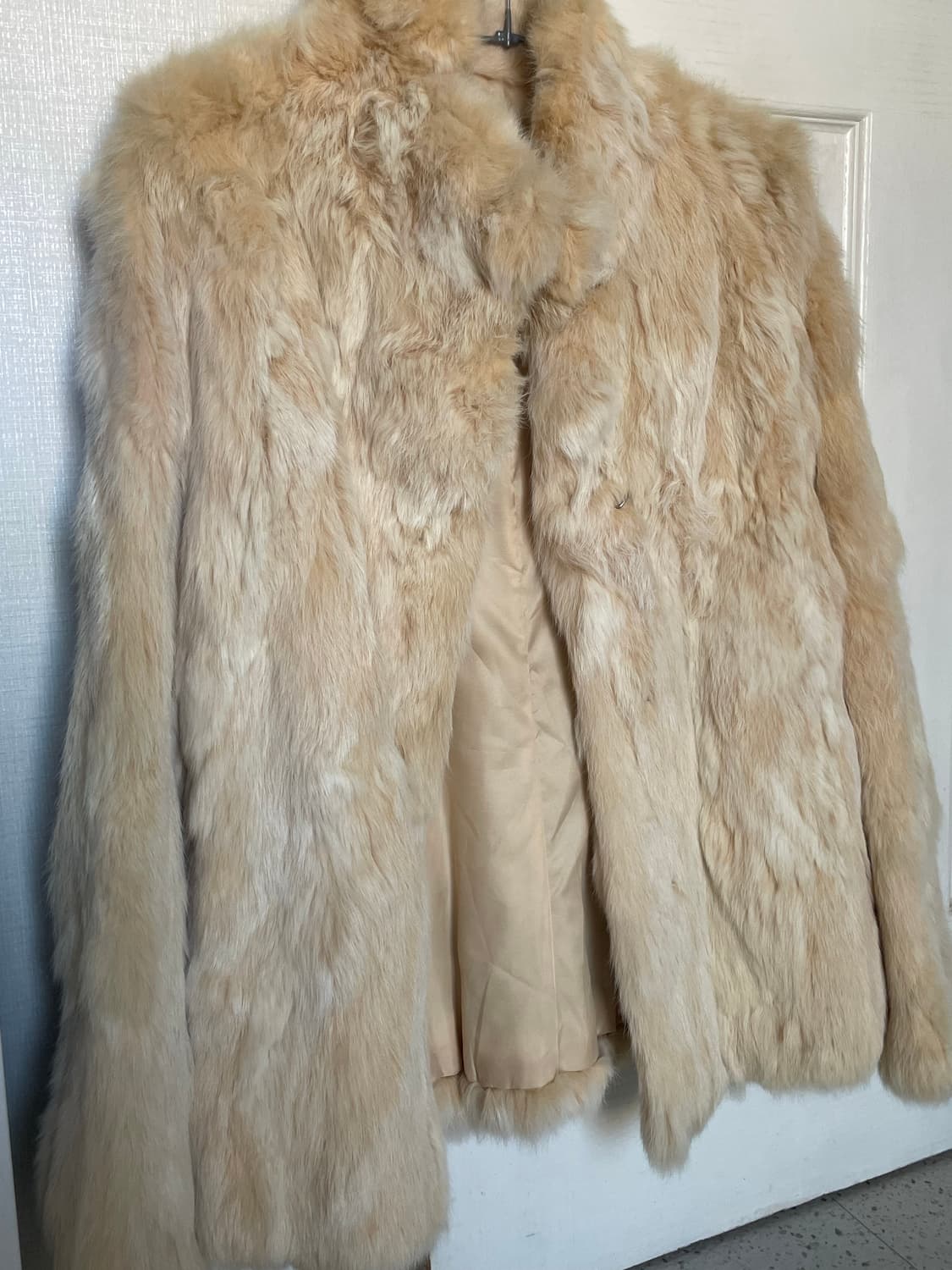 Beige Rabbit Fur Coat  상품이미지7