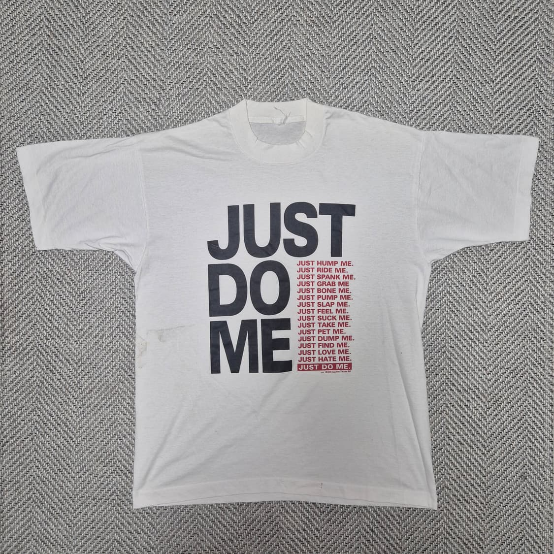 90s 나이키 패러디 "Just do me" 싱글스티치 티셔츠 (M)
 상품이미지1