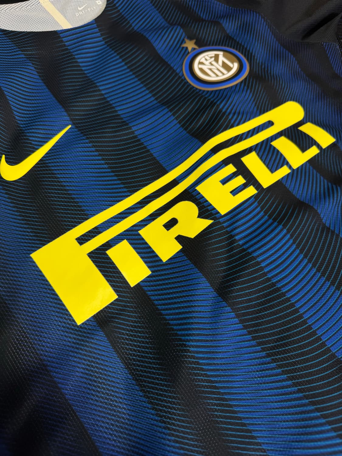 16-17 정품 어센틱 인터밀란 인테르 페리시치 홈 유니폼 상품이미지3