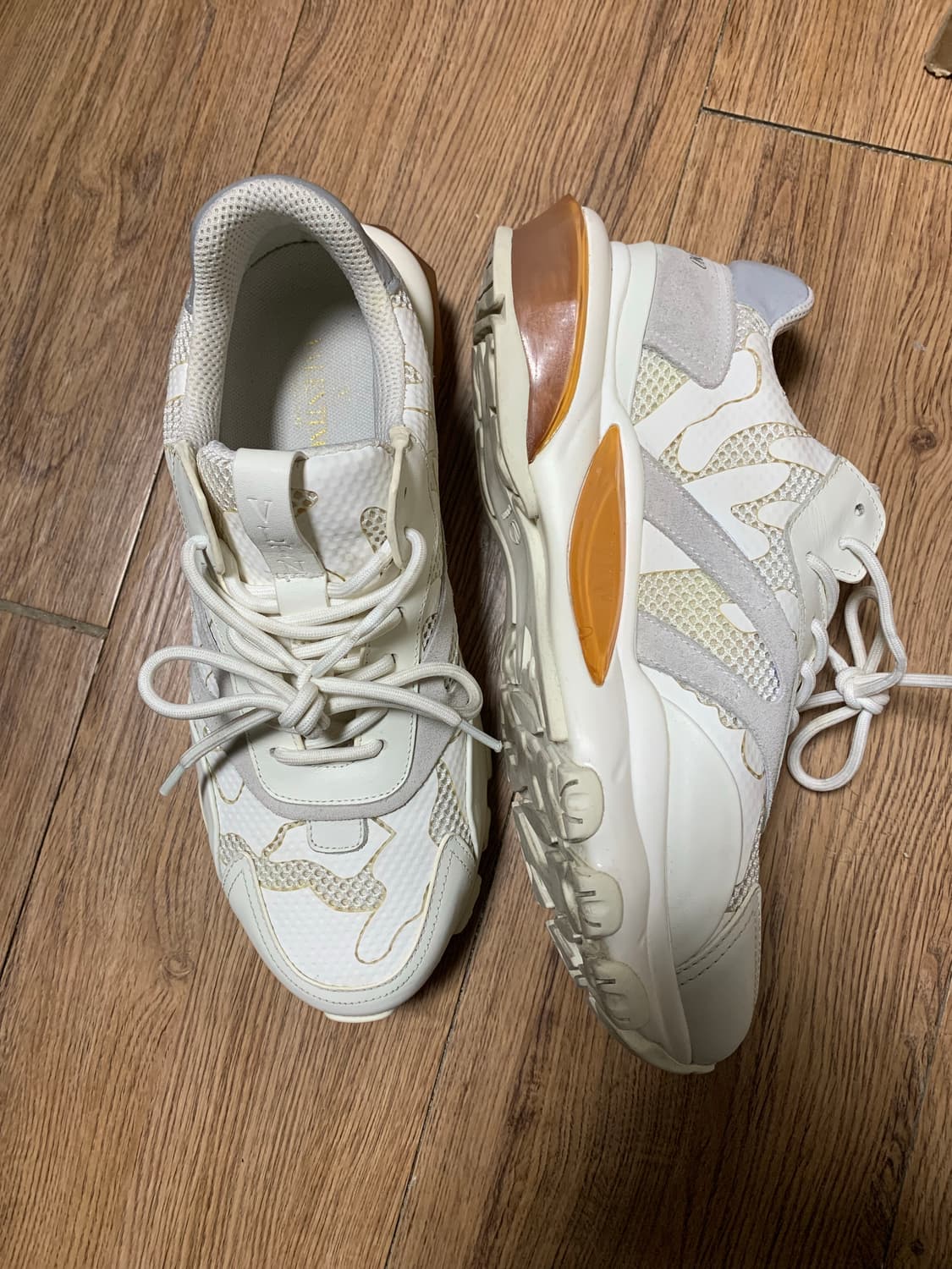 발렌티노 가라바니 바운스 스니커즈 EU(42) (270) 상품이미지1