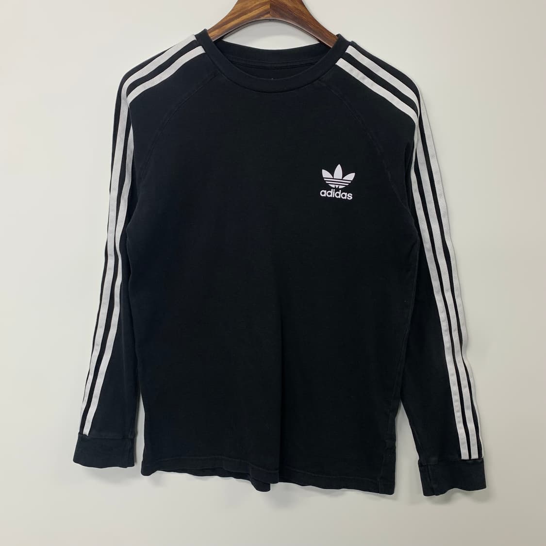아디다스 블랙 사이드라인 롱 슬리브 상품이미지2
