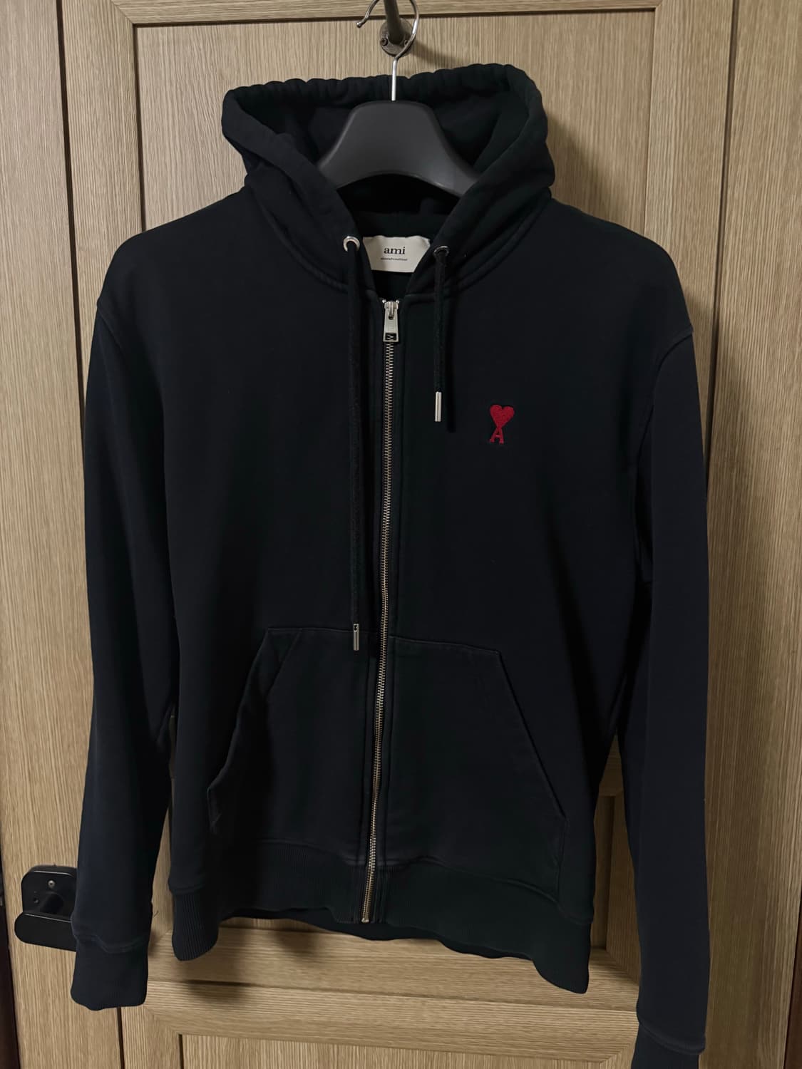 아미 스몰로고 하트 자수 후드집업 블랙 상품이미지2