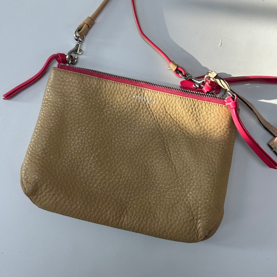 코치 파우치 크로스백 상품이미지2