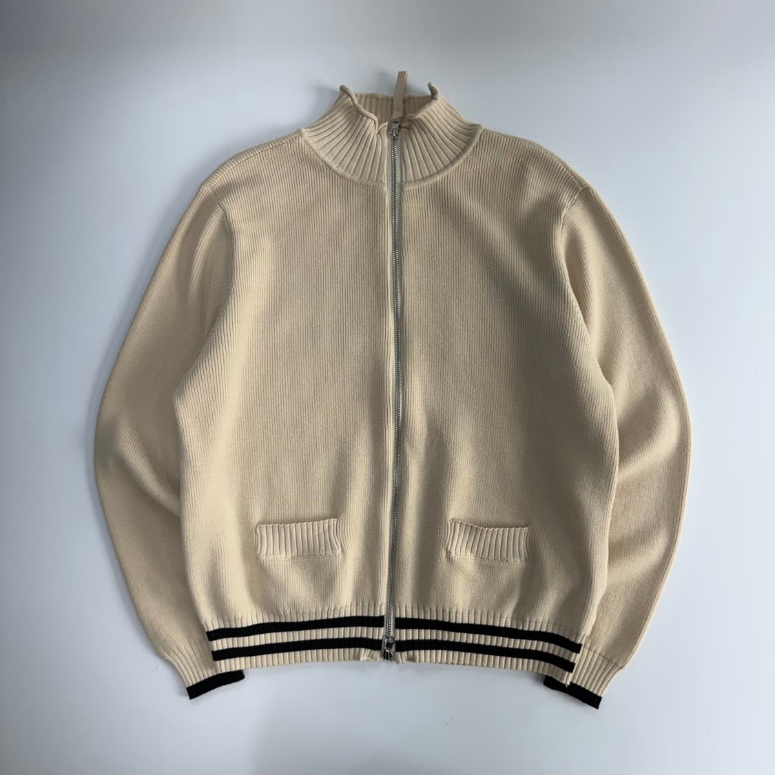 Matin Kim 마땡킴 블랙 아이보리 배색 니트 집업 상품이미지3