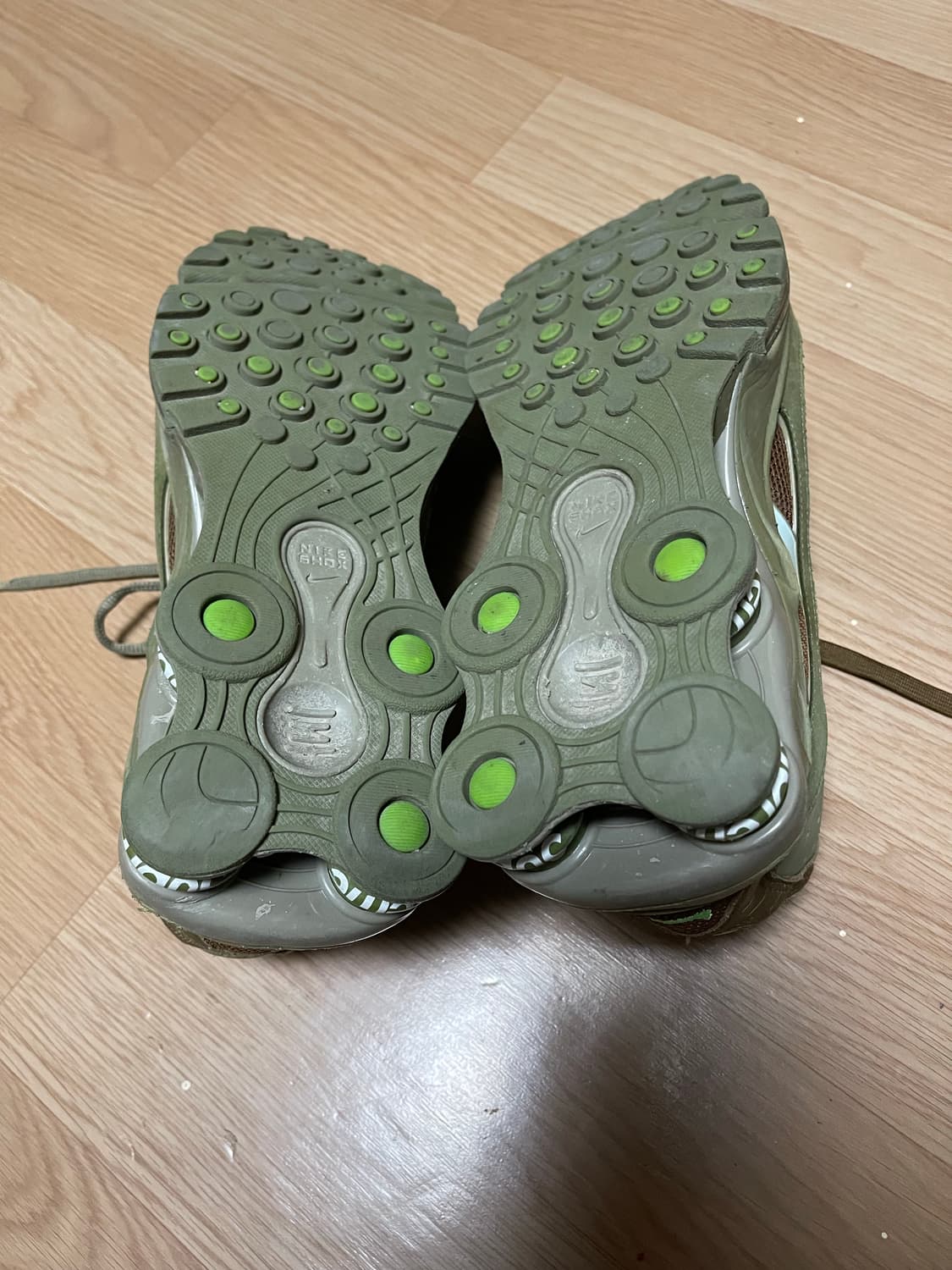 [280]나이키 샥스 라이드 2 슈프림 뉴트럴 올리브 상품이미지6