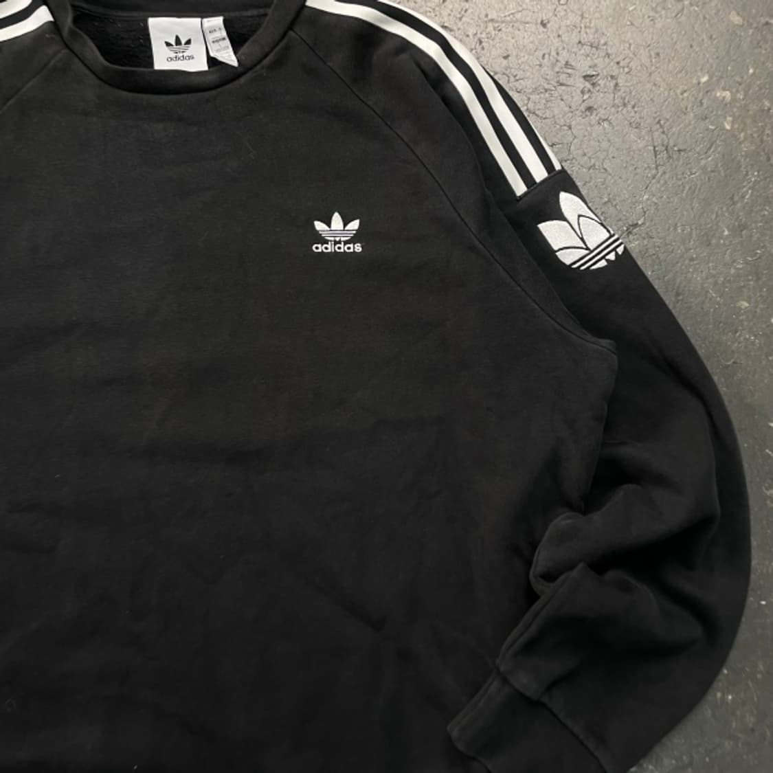 105 아디다스 맨투맨  상품이미지2