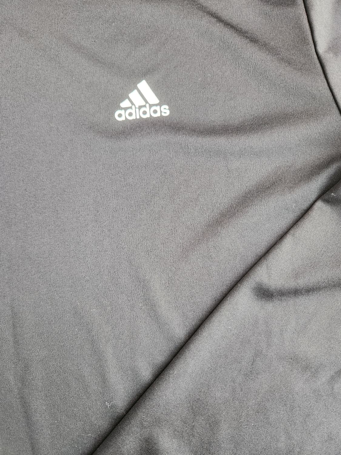 아디다스 LS CREW 기능성 스포츠 블랙 긴팔티 사이즈L

새상품 처럼 상품이미지6