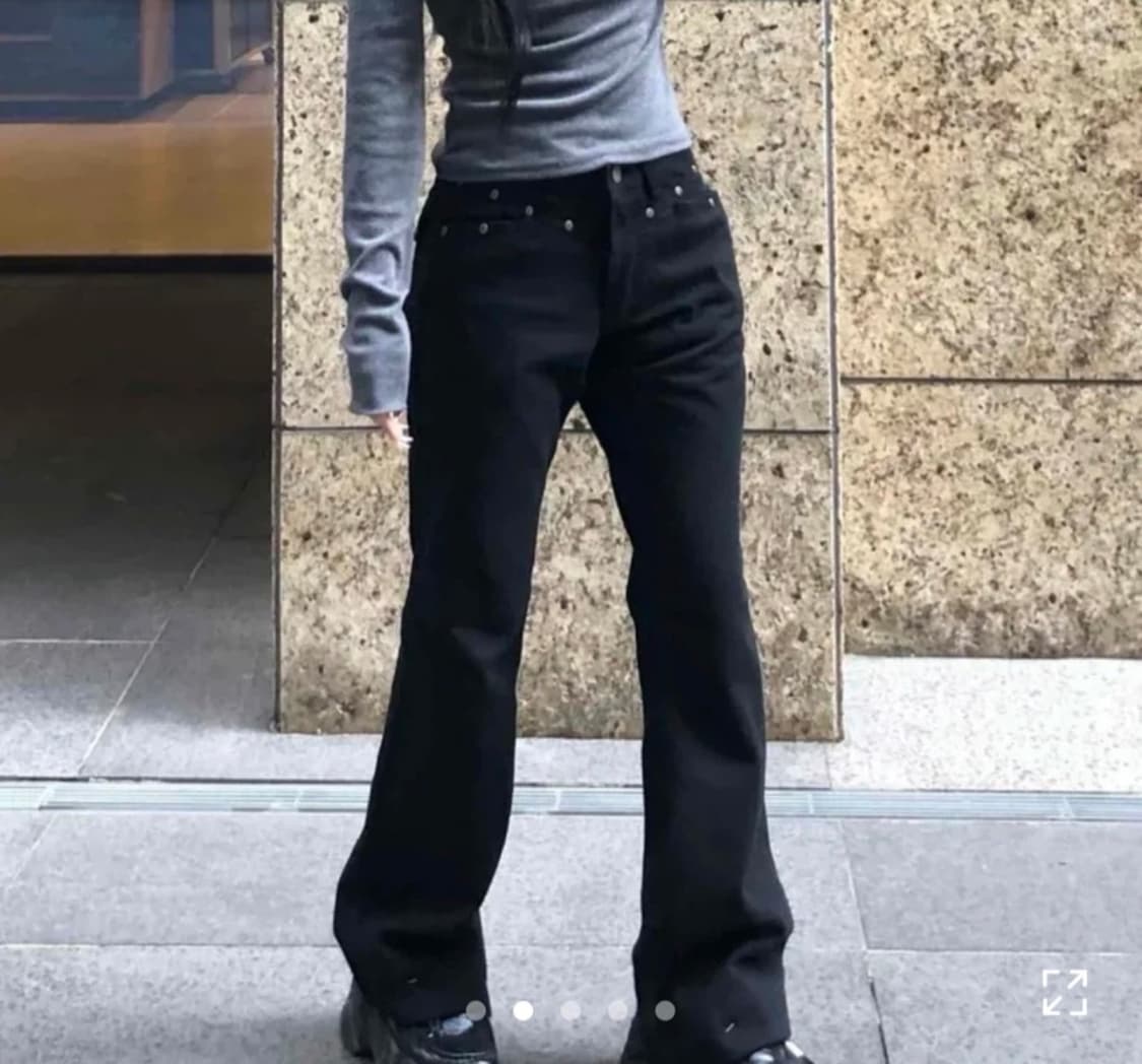 (새상품) 디인드 시크 로우라이즈 세미 플레어 스터드 데님 팬츠 상품이미지1