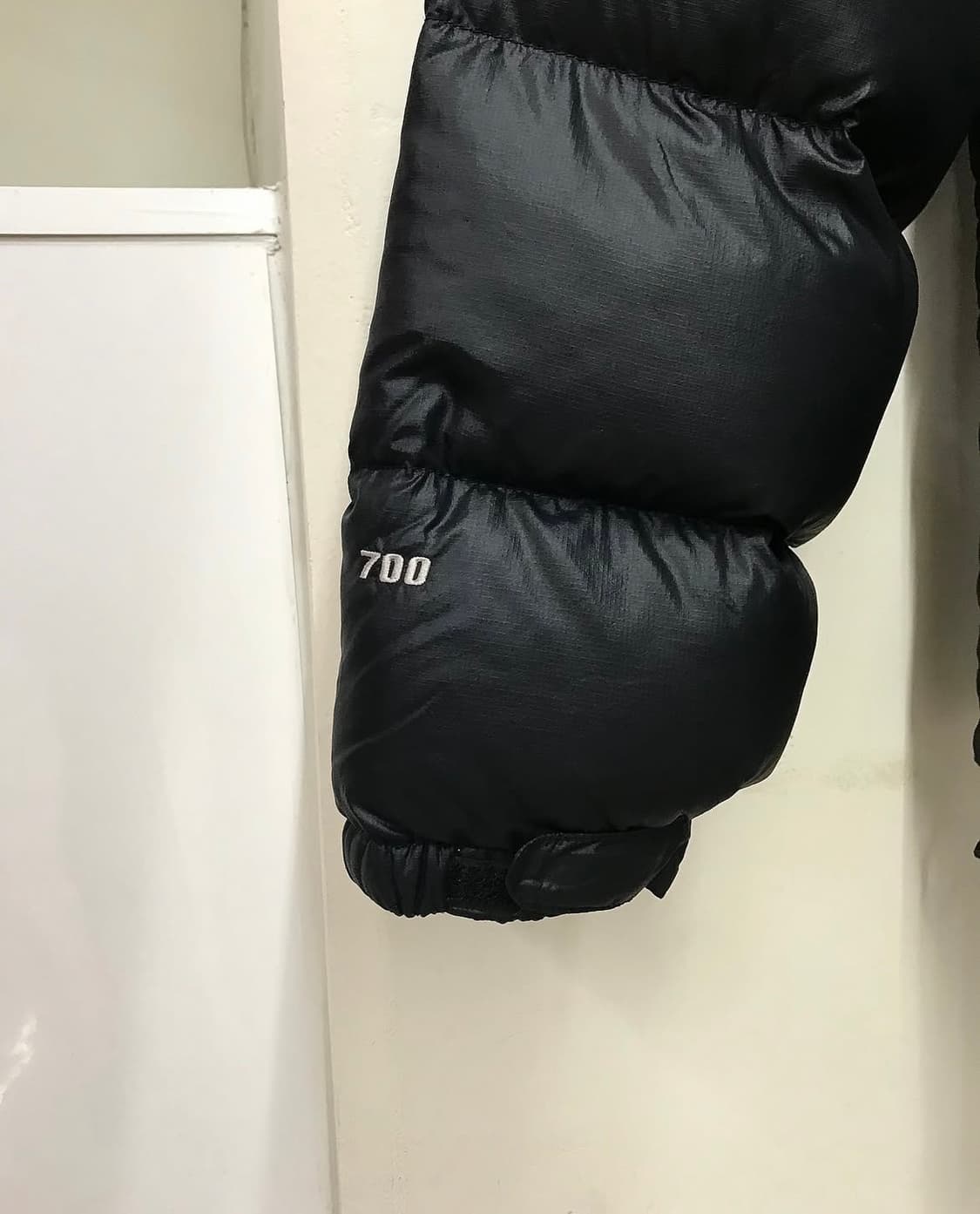 노스페이스 블랙 700 눕시 패딩 상품이미지4