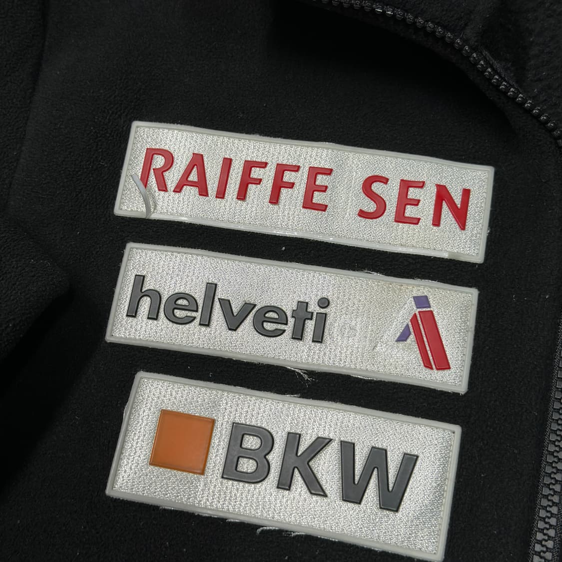 데상트 아우디 레플리카 플리스 자켓 후드 상품이미지3