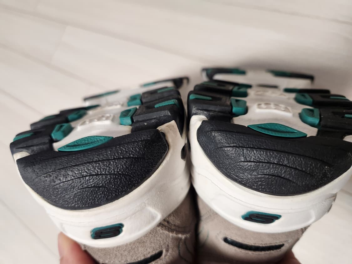 새상품급)스케쳐스 D'Lites 운동화 화이트/그레이 사이즈240

 상품이미지8