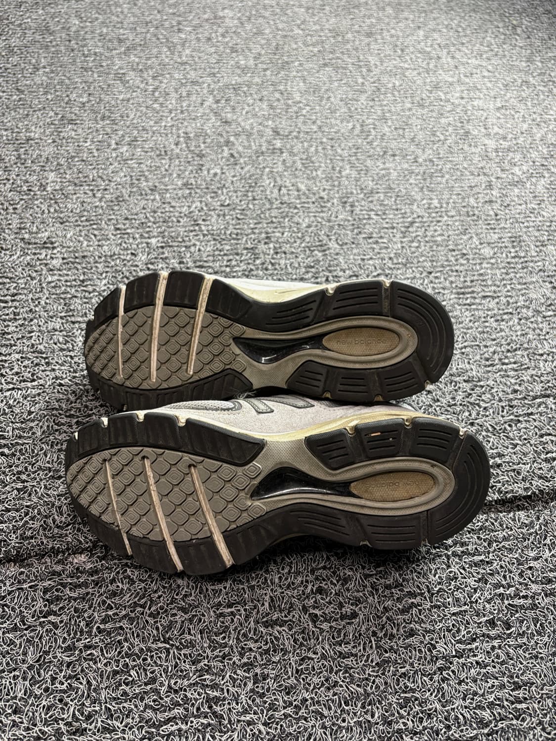 뉴발란스 990 v4 USA 그레이 스니커즈 2719 상품이미지5