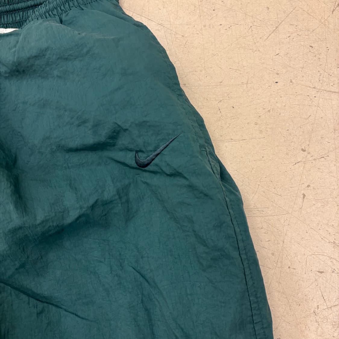 나이키 그린 스우시 트레이닝 팬츠 상품이미지2