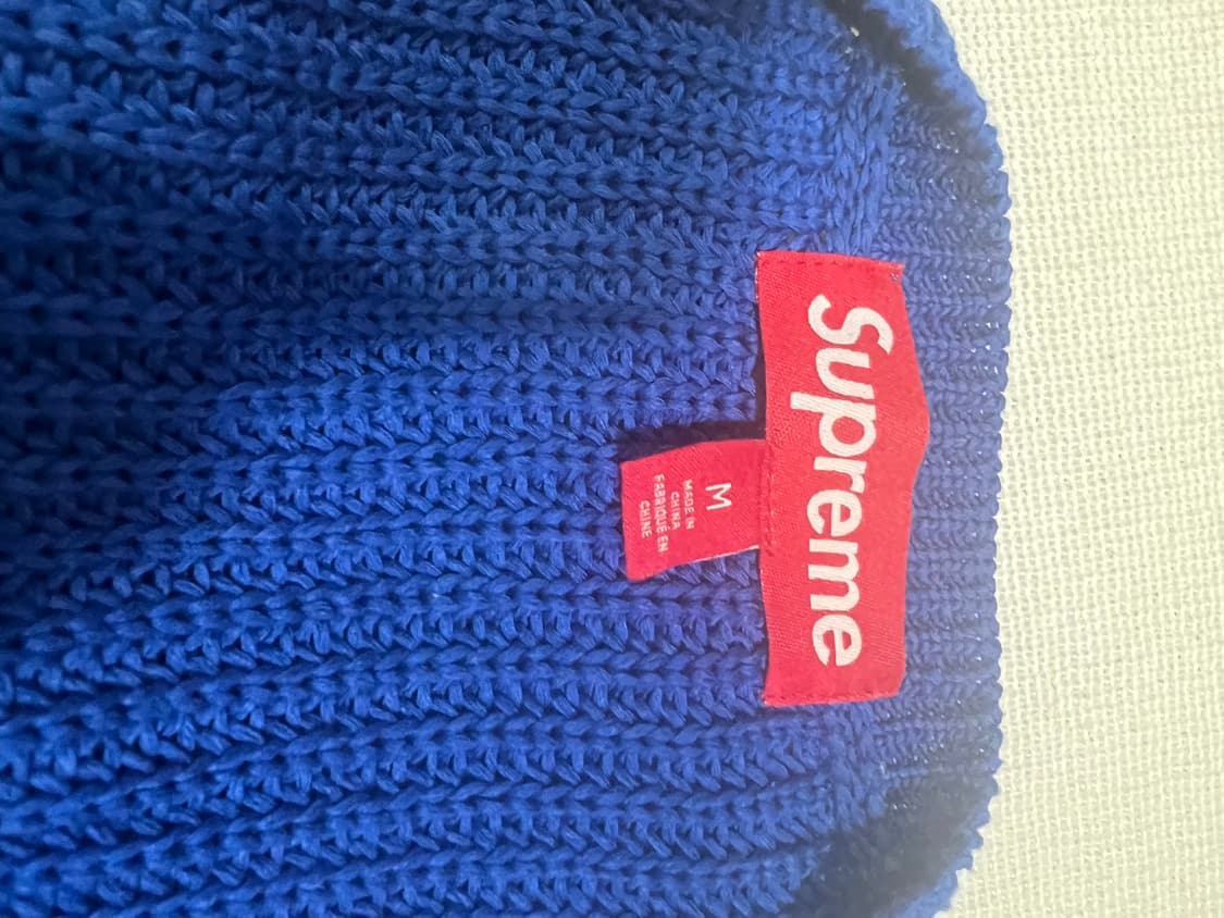 슈프림 스몰 박스 리브드 스웨터 로얄블루 색상입니다.  상품이미지3