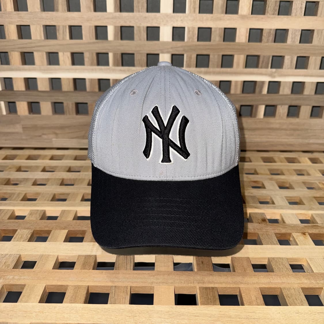mlb 뉴욕 양키스 그레이 투톤 메쉬캡 상품이미지1